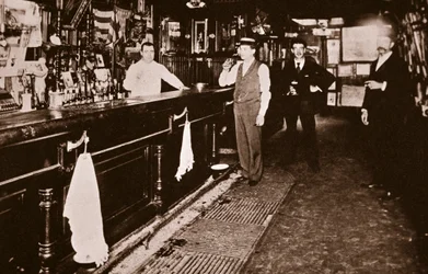 Steve Brodie en su bar, la Taberna de la Ciudad de Nueva York